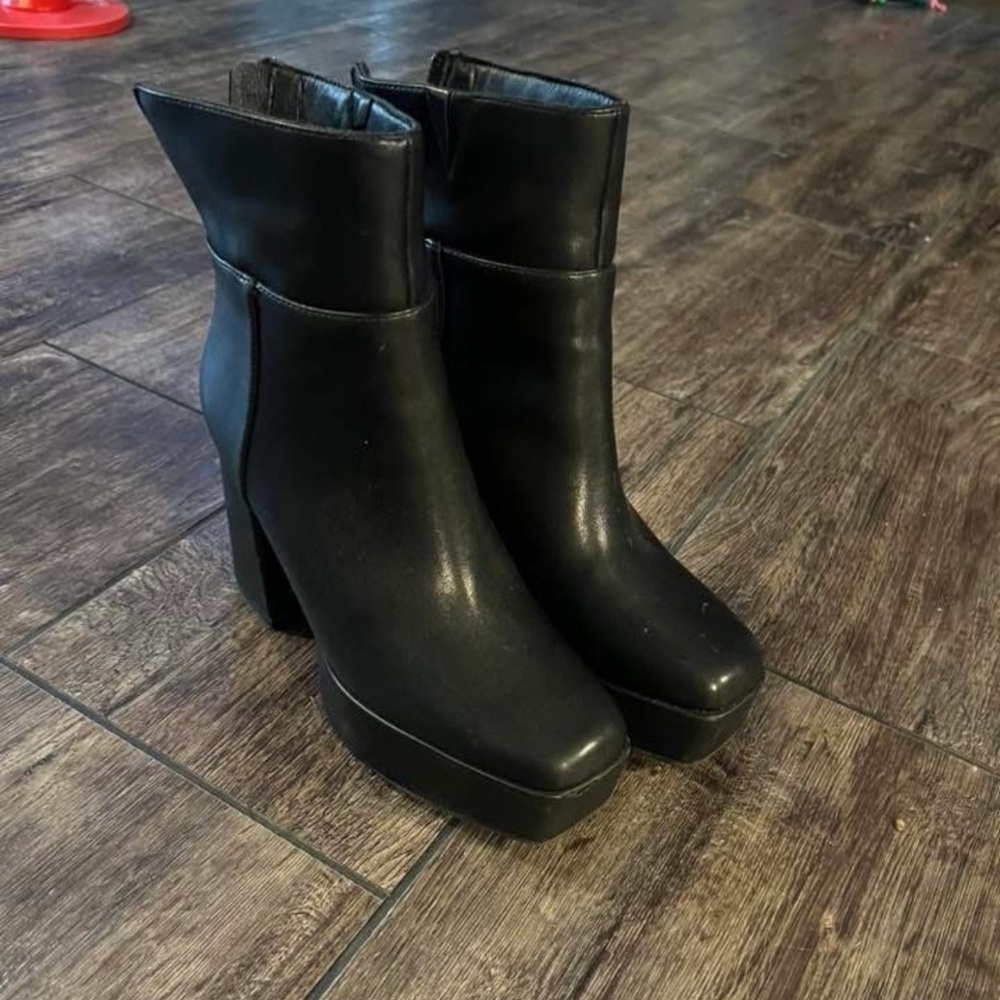 Chinese Laundry Black Platform Heeled Boots